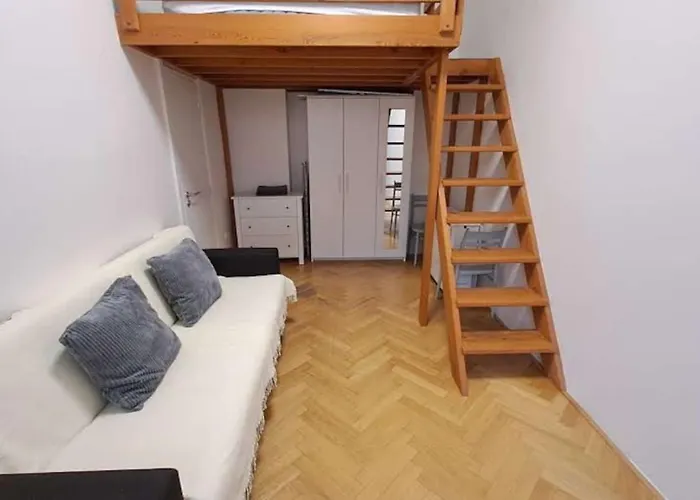 Cozy In Favorite Neighborhood Apartment *